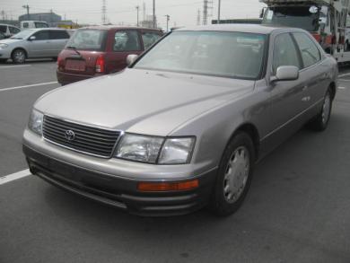 JDM 1995 Toyota Celsior (UCF21) import