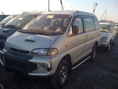 JDM 1994 Mitsubishi Delica Space Gear (PE8W) 57K import